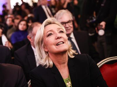 A seis meses de las presidenciales, Marine Le Pen se sitúa clara favor