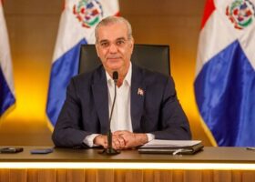 Abinader encabeza LA Semanal