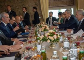 Abinader promueve inversiones en turismo y zonas francas en Italia