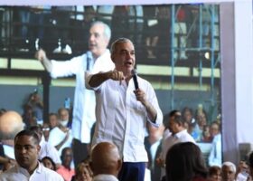 Abinader reitera llamado a prófugos: “Entréguense ahora”