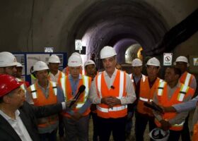 Abinader supervisa construcción de túnel pluvial en la avenida Luperón