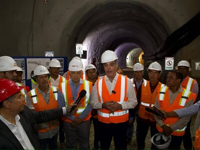 Abinader supervisa construcción de túnel pluvial en la avenida Luperón
