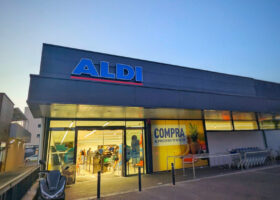 Aldi traerá a sus tiendas la semana que viene una radio de emergencia con linterna SOS y batería para recargar el móvil