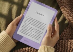 Amazon acaba de renovar toda su gama Kindle. La pantalla cambia por fuera y la batería, por obligación europea