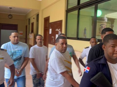 Aplazan juicio preliminar contra siete procesados por muerte de chofer en santiago