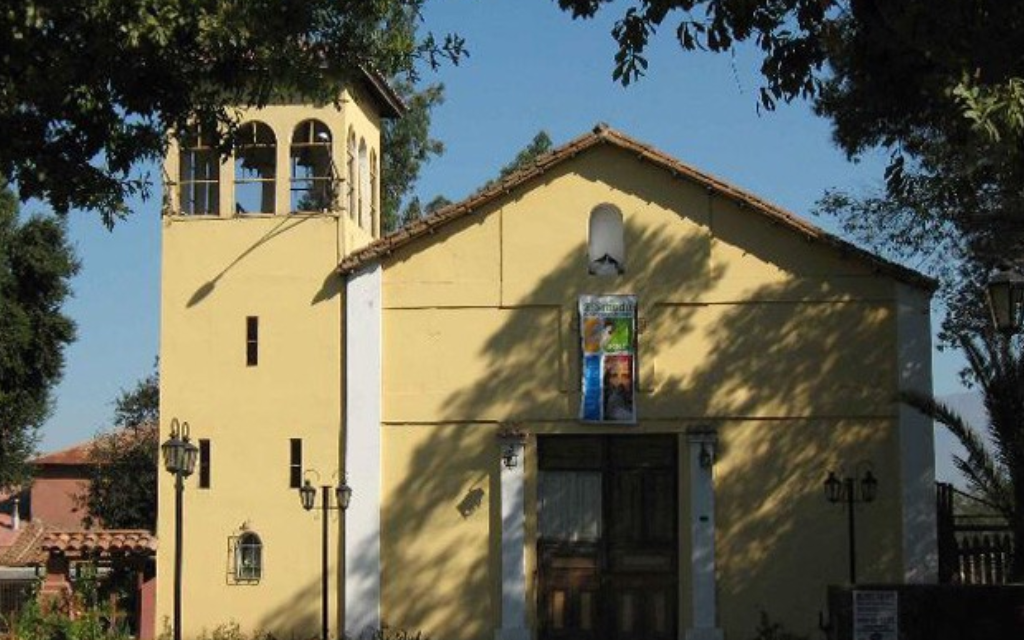 Asaltantes maniatan a sacerdote y roban en casa parroquial en Chile