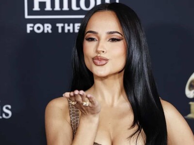 Becky G defiende a latinos en su nuevo álbum espanglish