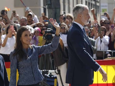 Calurosa bienvenida a los reyes de España en Ceuta