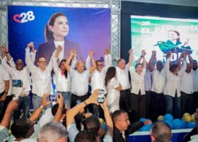 Carolina Mejía juramenta comando de campaña en circunscripción 3 de DN