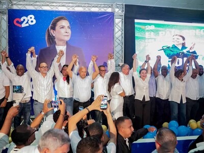 Carolina Mejía juramenta comando de campaña en circunscripción 3 de DN
