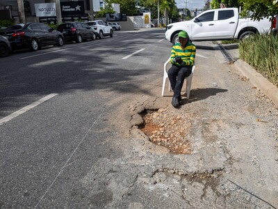 Conductores esquivan hoyo en la Pastoriza
