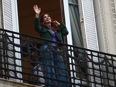 Cristina Fernández y su hijo van a juicio en Argentina por corrupción