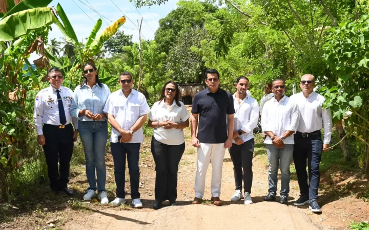 David Collado deja iniciada nuevas obras en Arroyo Barril, Samaná