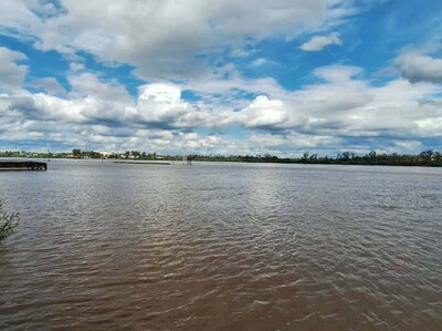 Desborde del río Uruguay obliga a evacuaciones en Argentina