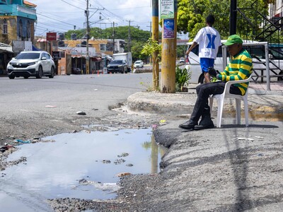 Desnivel por badén afecta tránsito en avenida 25 de Febrero