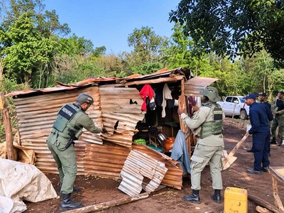 Detienen 23 haitianos en operativo contra tala en Bahoruco