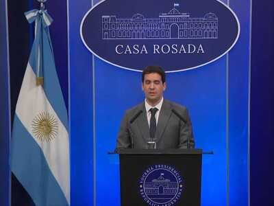 Eduardo Bolsonaro niega que hermano Flávio haya fugado de Brasil