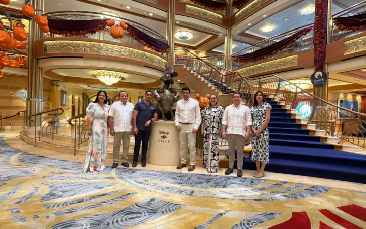 El crucero Disney Dream toca por primera vez puerto dominicana, al llegar Puerto Plata