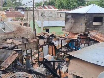 El incendio que afectó negocios y varias viviendas en Santiago