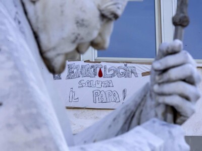 El papa retoma sus labores y muestra buena recuperación pulmonar