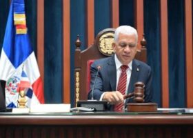 El presidente del Senado defiende el alza del marbete