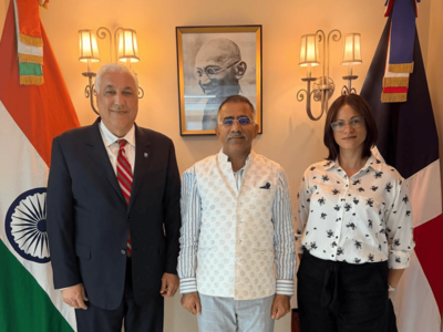Erik Pérez Vega, rector Unapec, recibe premio internacional en India