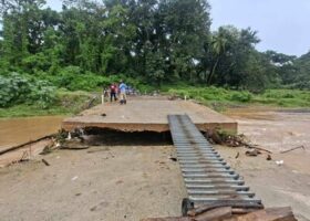 FP exige reparar puente colapsado por lluvias en Monte Plata