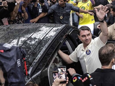 Flávio Bolsonaro, breve parada en Ecuador tras huir de Brasil