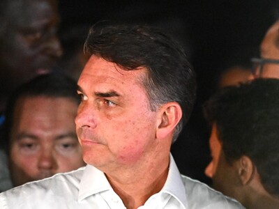 Flávio Bolsonaro habría viajado a EE.UU. vía Argentina