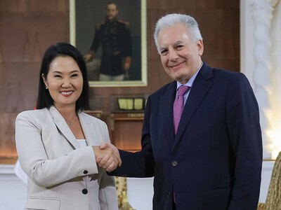 Fujimori designa Álvaro Vargas Llosa embajador de Perú en EE.UU.