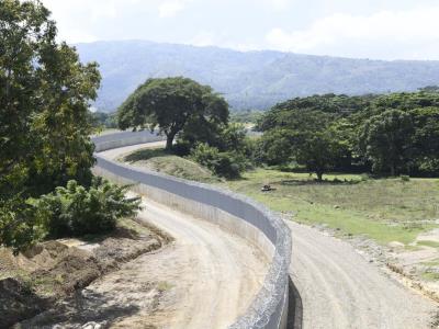 Gobierno anuncia que inaugurará 38 kilómetros de verja fronteriza