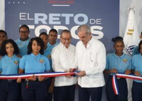 Gobierno inaugura techado en politécnico de Sabana Perdida