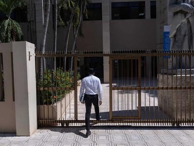 Hay empleados en edificio de tribunales desalojado por riesgo sísmico