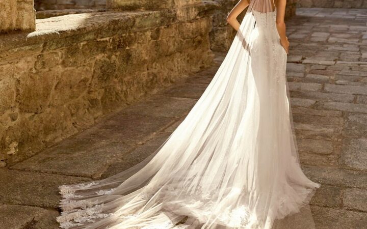 Hay un pueblo que fabrica los vestidos de novia de media España. El mayor enemigo de Fuente Palmera se llama Shein