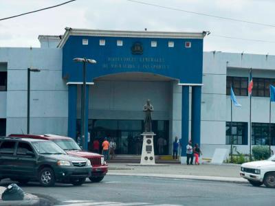 Inspector de Migración facilitaba salida irregular de personas en AILA