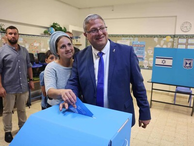 Itamar Ben Gvir vota en elecciones israelíes desde Kiryat Arba