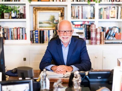Jim Bakker, telepredicador, fallece tras carrera controvertida