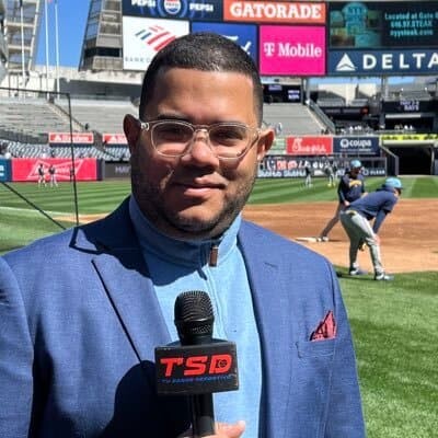 John Sang afianza su legado comunicacional con las Águilas