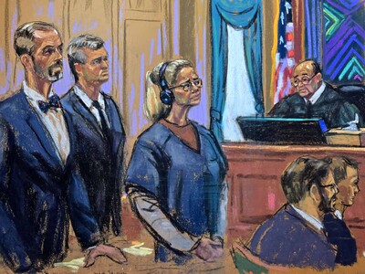 Juez cita a Maduro y Flores al tribunal; responder a nuevos cargos