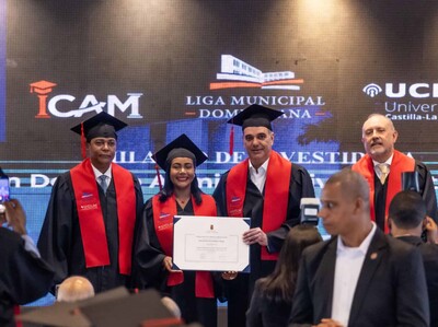 LMD entrega títulos de maestría en derecho municipal