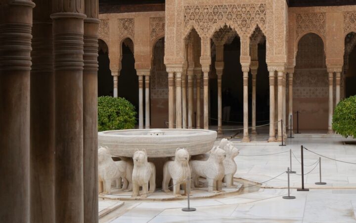 La Alhambra lleva más de seis siglos aguantando terremotos. Ahora quiere un plan por escrito para salvar sus Palacios Nazaríes