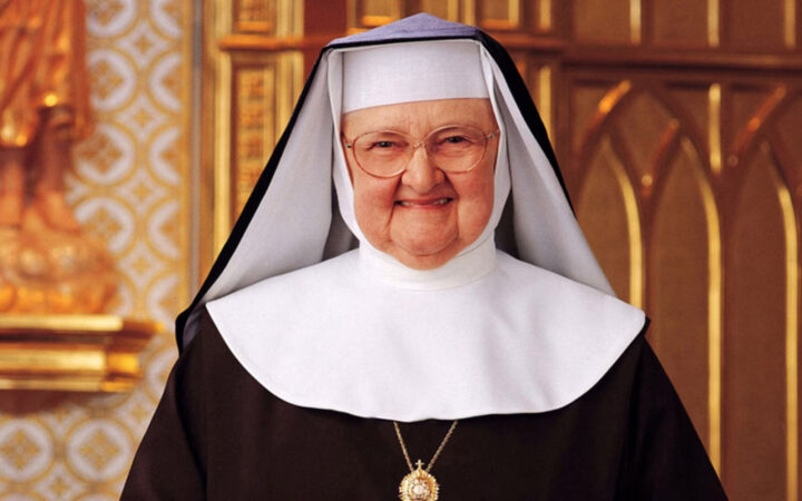 La primera edición de los Premios Sheen rinde homenaje a Madre Angélica