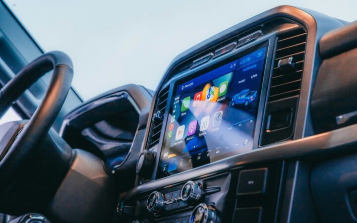 Los coches modernos saben dónde conduces, cómo frenas y cómo aceleras: el problema es quién más lo sabe