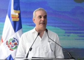 Luis Abinader inaugura puente sobre el río La Leonora