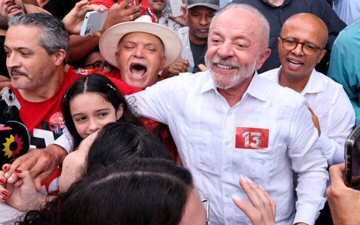 Lula da Silva gana a Flávio Bolsonaro la presidencia de Brasil en una reñida segunda vuelta