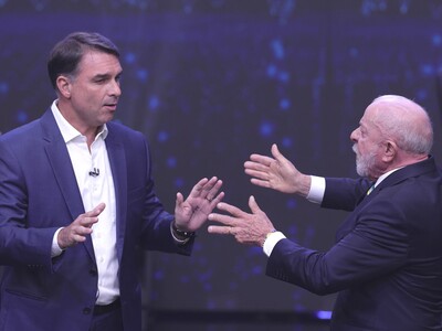 Lula y Flávio Bolsonaro chocan en debate