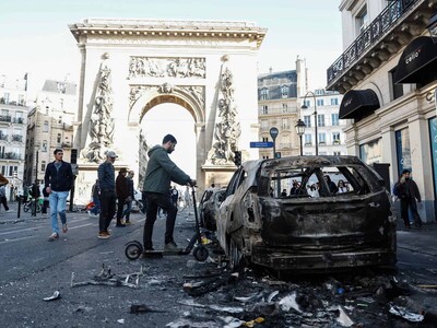 Macron hablará esta noche tras manifestaciones en Francia