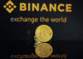 Más de 2.000 millones de dólares salen de carteras vinculadas a Binance. La sospecha apunta a un hackeo histórico