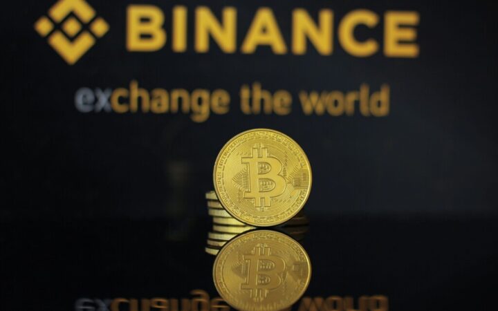 Más de 2.000 millones de dólares salen de carteras vinculadas a Binance. La sospecha apunta a un hackeo histórico