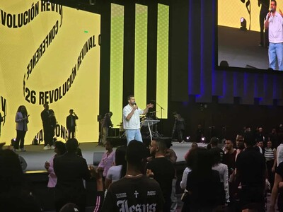 Miguel Alberto Bogaert destaca en conferencia cristiana juventud